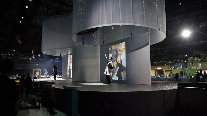 Vigour Vogue - Halbtransparente, gewölbte Projektionsfläche